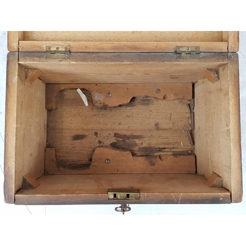 211 - A FIRST WORLD WAR WOODEN AMMUNITION BOX CONVERTED TO A TOOL BOX (LOCK NEEDS ATTENTION)
A/F