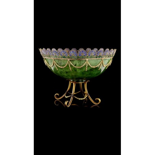 6 - 20th Century Russian bowl 14k solid gold, Nephrite body applied with laurel garlands suspended from ... 