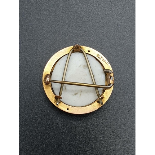 770 - 9k Yellow Gold Limoges Brooch. The Proposal.
25mm diameter. 3.73g total weight.