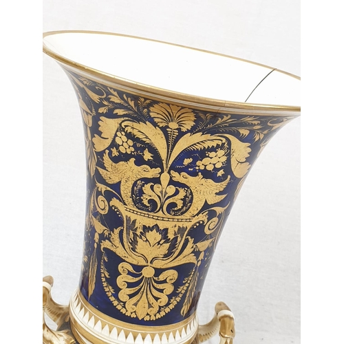 830 - Royal Derby (Crown): In Spain Vase. Spanish 1830.
Beautifully Decorated but damaged firing cracks.
2... 