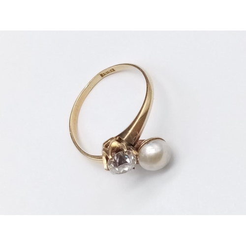 120 - 15k yellow gold vintage cross over ring with pearl and diamond, weight 1.8g and size K