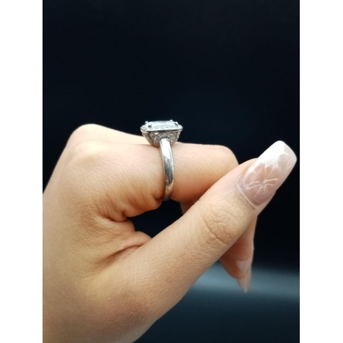 588 - Silver dress ring large stone centre size M