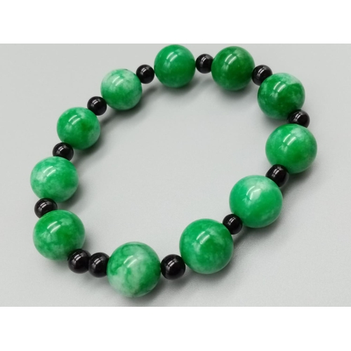 821 - Jade and black onyx stretch band bracelet