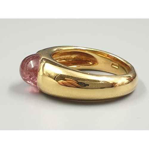 86 - AN 18K YELLOW GOLD RING DESIGNED BY ENRICA CISIAGHI WITH MORGANITE CENTRE STONE , WEIGHT 10.7G AND S... 