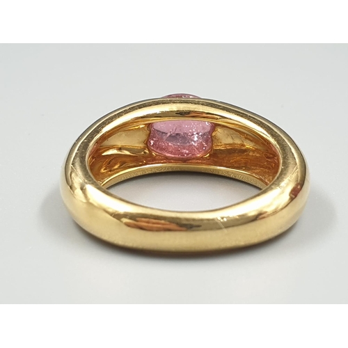 86 - AN 18K YELLOW GOLD RING DESIGNED BY ENRICA CISIAGHI WITH MORGANITE CENTRE STONE , WEIGHT 10.7G AND S... 