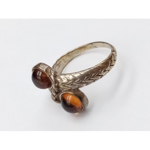 580 - Cross over amber silver ring size N