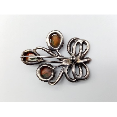 760 - A beautiful Vintage silver and agate brooch, weight 13.75g and 5.5cm long approx