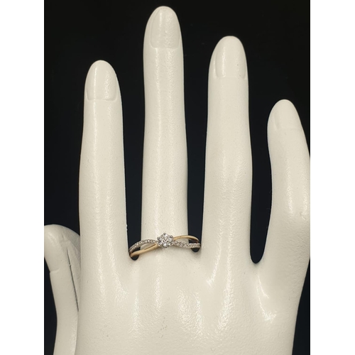 68 - 9K YELLOW GOLD DIAMOND SPLIT SHANK SHOULDER APPROX 0.30CT DIAMONDS WEIGHT 1.9G SIZE N