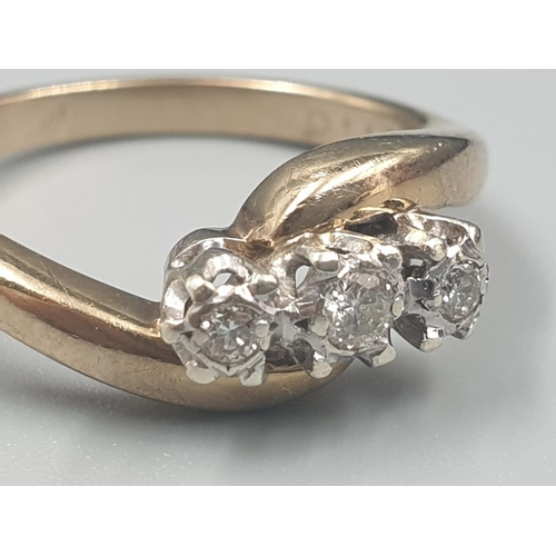 398 - 9K YELLOW GOLD VINTAGE 3 STONE DIAMOND TWIST RING APPROX 0.10CT DIAMONDS WEIGHT 3G SIZE L1/2