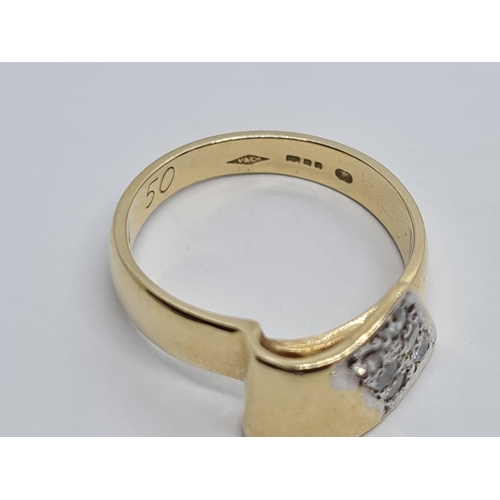 118 - 9K YELLOW GOLD DIAMOND SET FANCY RING WEIGHT 4G SIZE N