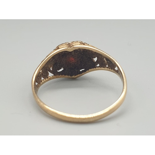 123 - 9K VINTAGE YELLOW GOLD GARNET SET HEART SIGNET RING WEIGHT 1.5G SIZE K1/2