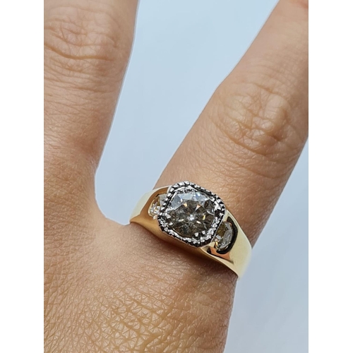 249 - A GENTLEMANS 18K YELLOW GOLD RING WITH 1.5CT DIAMONDS.
7.6gms and SIZE S