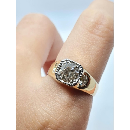 249 - A GENTLEMANS 18K YELLOW GOLD RING WITH 1.5CT DIAMONDS.
7.6gms and SIZE S