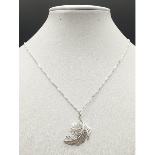 323 - ALEX MONROE STERLING SILVER BIG FEATHER PENDANT ON EXTENDABLE NECKLACE