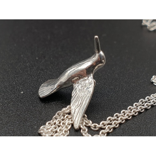 285 - ALEX MONROE STERLING SILVER SWOOPING SWALLOW PENDANT ON EXTENDABLE NECKLACE