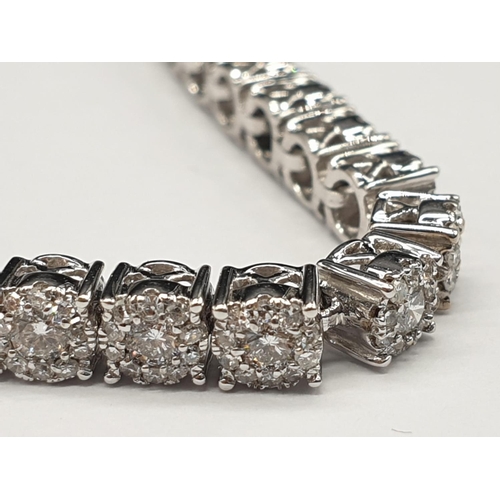 313 - AN 18K WHITE GOLD BRACELET SET WITH 3.20CT BRILLIANT DIAMONDS.
17.8gms  18cms