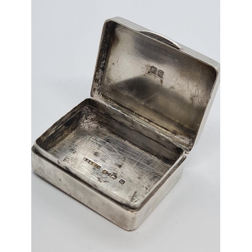 464 - Early Solid Silver Pill Box - Birmingham 1931 Hallmark.
26.2g