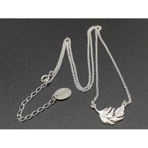 263 - ALEX MONROE STERLING SILVER LITTLE FEATHER PENDANT ON EXTENDABLE NECKLACE