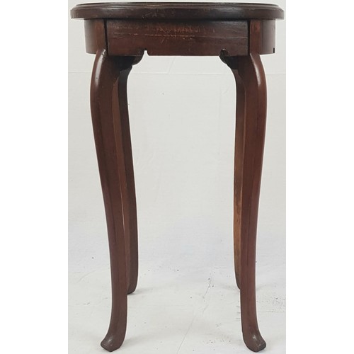 451 - V INTAGE SMALL OCCASSIONAL TABLE
58cms tall and 35cms diameter