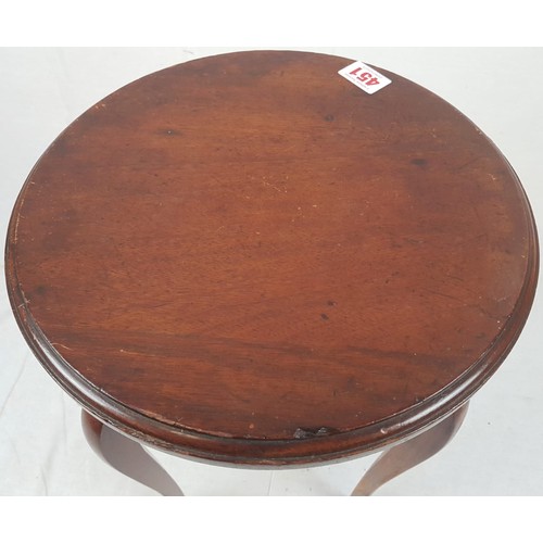 451 - V INTAGE SMALL OCCASSIONAL TABLE
58cms tall and 35cms diameter