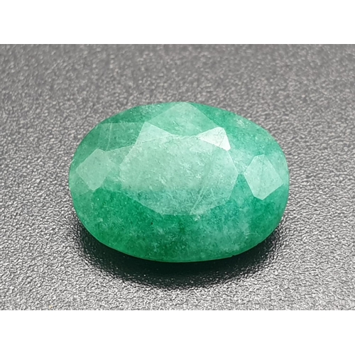 350 - 4.31 Cts Natural Emerald in Oval cut. 13.40 x 9.96 x 5.19 mm. Come with IGL&I Certificated