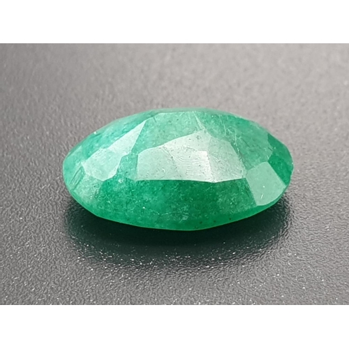 350 - 4.31 Cts Natural Emerald in Oval cut. 13.40 x 9.96 x 5.19 mm. Come with IGL&I Certificated