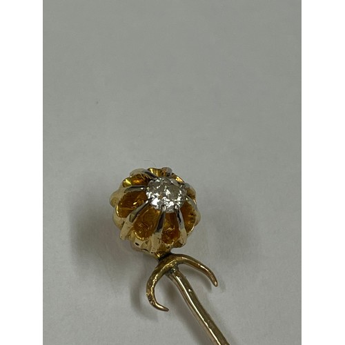 360 - Vintage 9ct gold stick pin with diamond