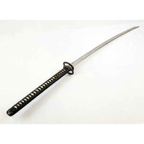 277 - A QUALITY SAMURAI SWORD WITH SHARK OR STINGRAY SKIN (SHAGREEN) HANDLE AND SUBTLE DECORATION ON THE S... 