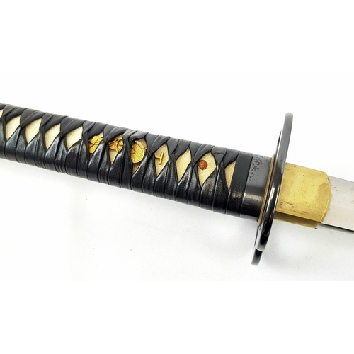 277 - A QUALITY SAMURAI SWORD WITH SHARK OR STINGRAY SKIN (SHAGREEN) HANDLE AND SUBTLE DECORATION ON THE S... 