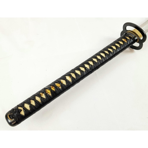 277 - A QUALITY SAMURAI SWORD WITH SHARK OR STINGRAY SKIN (SHAGREEN) HANDLE AND SUBTLE DECORATION ON THE S... 