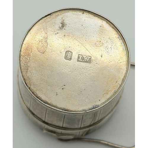 230 - An Antique Chinese Miniature Silver Bucket. Hallmark on base. Excellent condition. 7.5cm. 31g