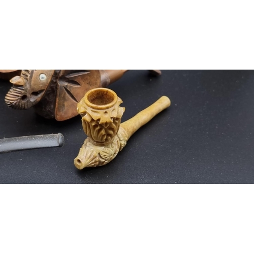 379 - An Eclectic Mix of Six Vintage and Antique Tobacco Smoking Pipes. A/F