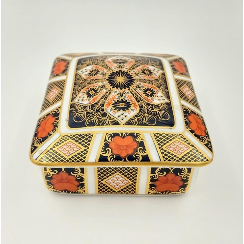 386 - A Royal Crown Derby Rectangular Imari Pattern Trinket Box with Lid Pattern Number 1128. 11 x 10cm