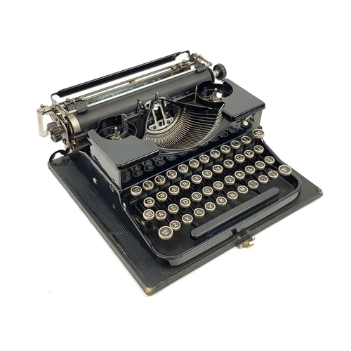 381 - A Vintage (1930s) Royal Portable Typewriter. 
In good condition but A/F. In case - 32 x30cm.