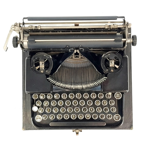 381 - A Vintage (1930s) Royal Portable Typewriter. 
In good condition but A/F. In case - 32 x30cm.