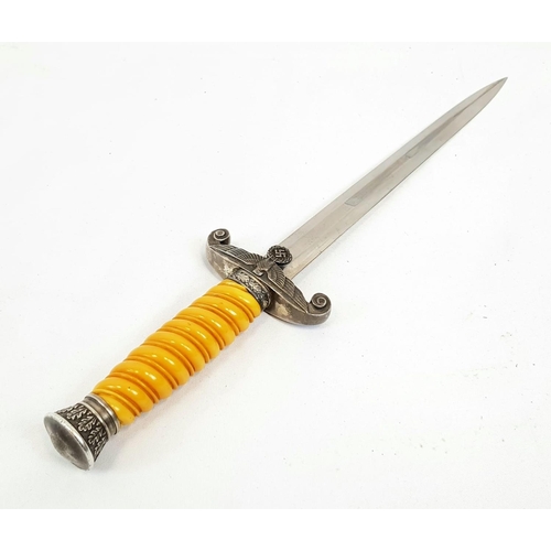 122 - 1935 Model German Army Officers Dagger. Maker Eickhorn. Exceptional condition blade.