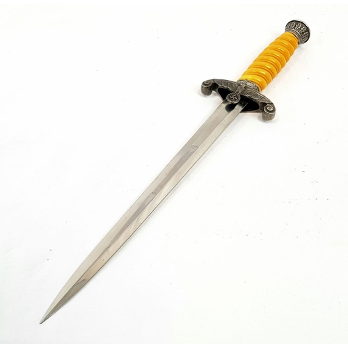 122 - 1935 Model German Army Officers Dagger. Maker Eickhorn. Exceptional condition blade.