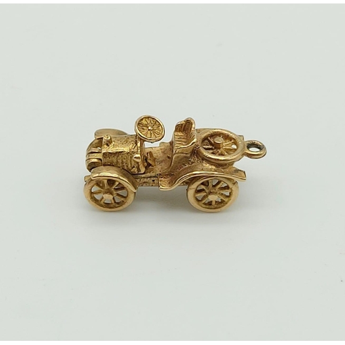 276 - 9k yellow gold vintage car charm, weighs 4 grams