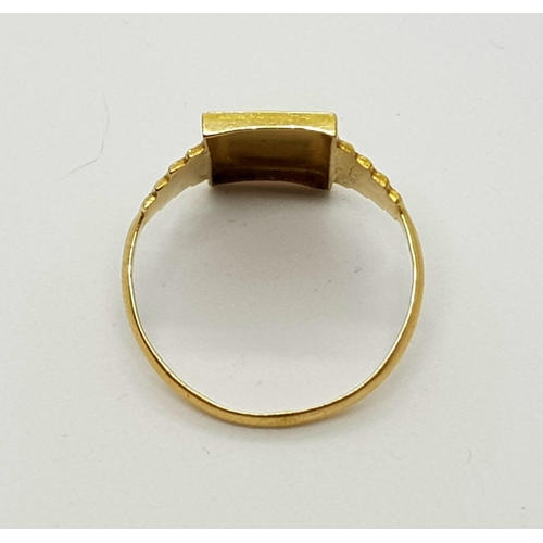 44 - Vintage 18k yellow gold ring with initial S, weighs 3.8 grams, ring size V 1/2.