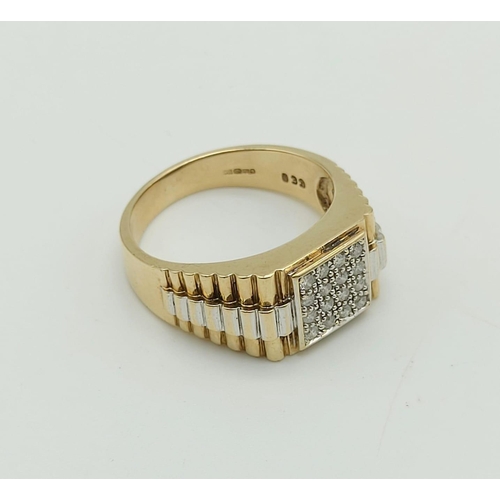 89 - 9k two tone gold diamond set signet ring in Rolex style, 0.33ct diamonds, ring size V, weighs 6.8 gr... 