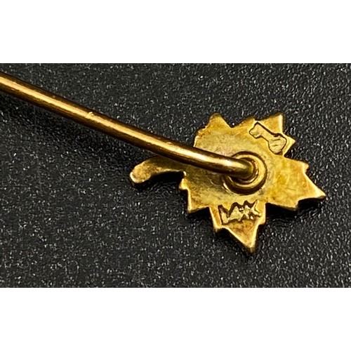 214 - 14k yellow gold tie pin with maple leaf design and seed pearls, 0.8 grams in weight.