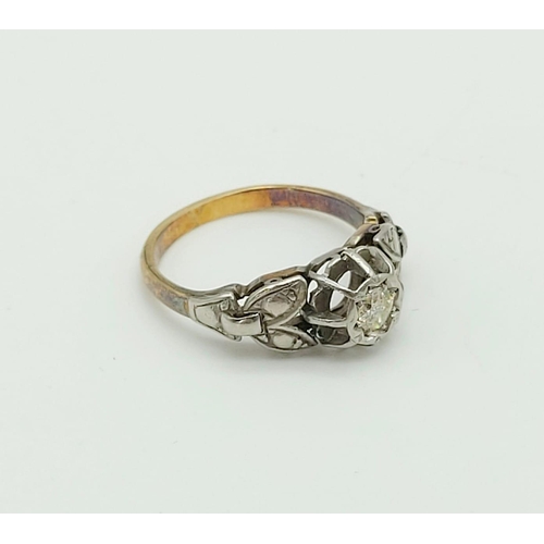 81 - A Vintage 18k Yellow Gold Diamond Ring.
Size K. 2.75g