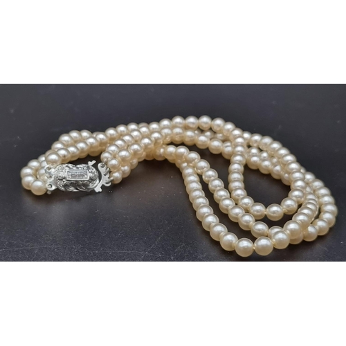 Rosita deals pearl necklace