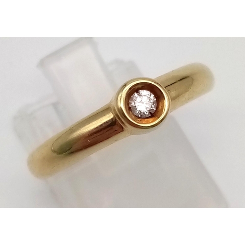 739 - A 14K Yellow Gold Diamond Solitaire Ring. Size R.
2.45g