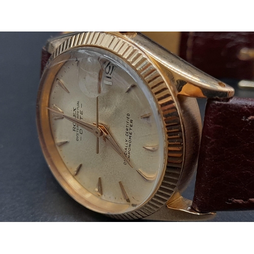 13 - A Rare Rose-Gold Rolex Oyster Perpetual Unisex Watch.
Brown leather strap. 18K Gold Case - 31mm. Gol... 