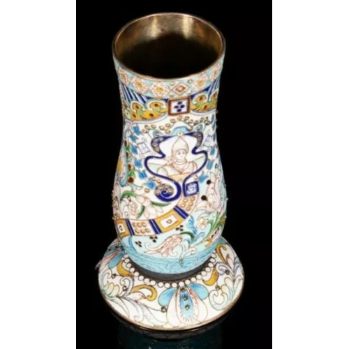 30 - Magnificent Russian silver and enamel large cup vase 
Total weight: 171.57 grams. Dimensions: 11.6cm... 