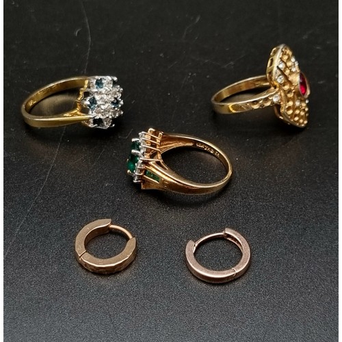 763 - A 10K Yellow Gold Green and White Stone Ring.
Size M. 3.5g - Plus two yellow metal and colourful sto... 