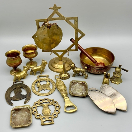 982 - A Varied Selection of Brass Cups and Ornaments.