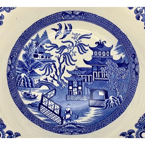 987 - AN EARLY 1900'S BURLEIGH WARE BOWL WITH THE WILLOW PATTERN.  21cms DIAMETER