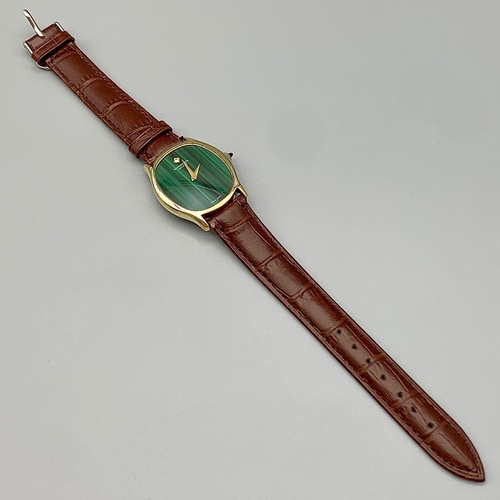 536 - A Vintage Raymond Weil Oval Unisex Watch. Leather strap. Two tone case - 32mm. Multi-green coloured ... 